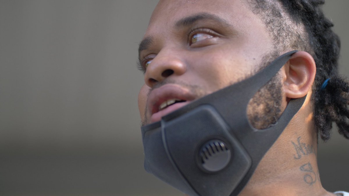 GoldFocusPro's tweet photo. Screenshots of “OFF TOP” by @fastmoney_flex ft. @kx_marley 🎥 by @dezrabriana COMING SOON #goldfocus #flexlug #kingofohio #goldieshots #goldfocus #kxmarley #Ohio #akron #independentartist #ivision #videographer #akronvideographer #clevelandvideographer #clevelandartist https://t.co/Rt7MPvzh8r