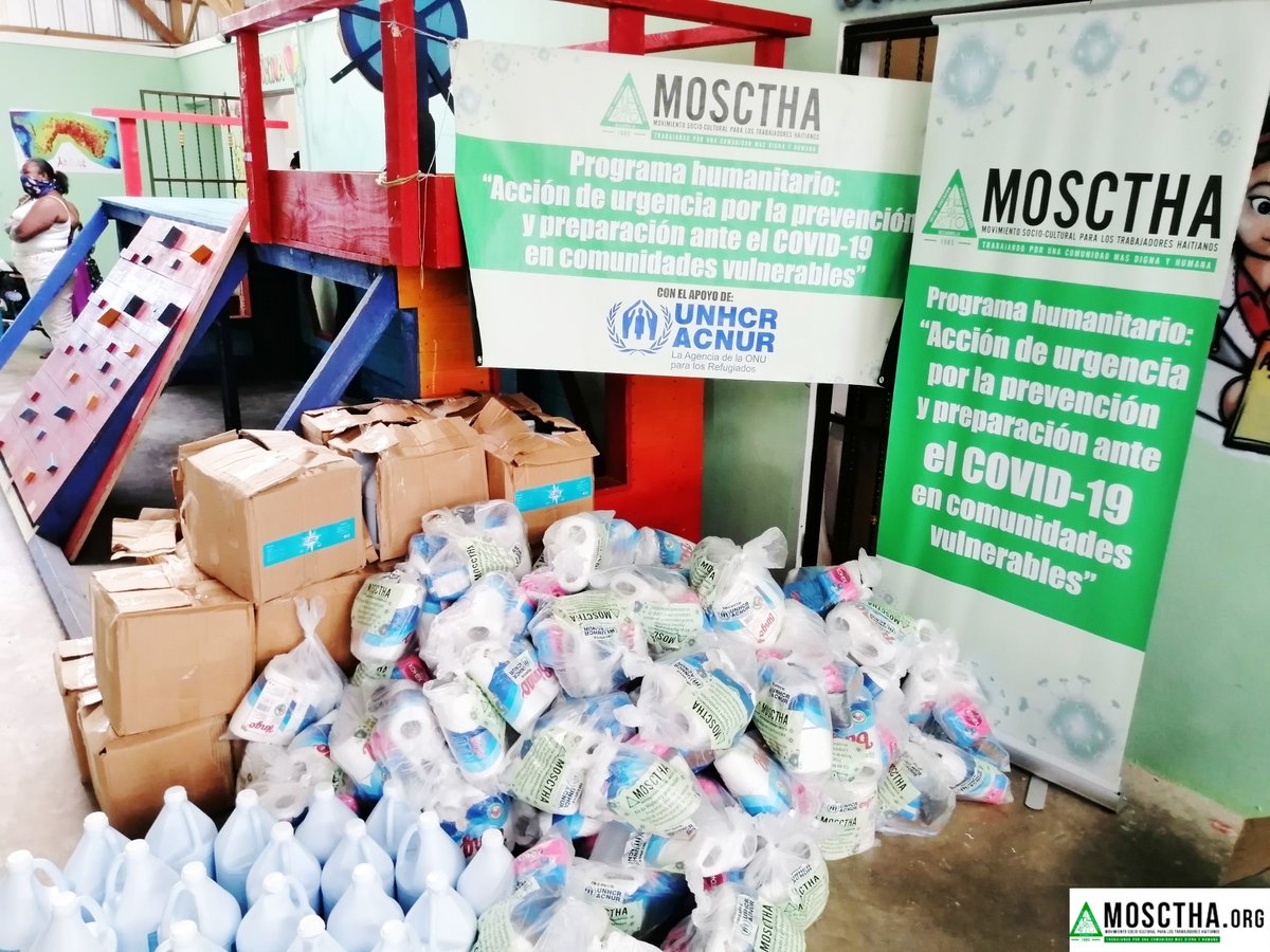 mosctha's tweet photo. El MOVIMIENTO SOCIO-CULTURAL PARA LOS TRABAJADORES HAITIANOS (MOSCTHA), aportó una vez más su contribución a los moradores de los sectores más vulnerables de la zona norte del país.
#PROTECCIONSOCIAL #RNPS #StopCOVID19 #MOSCTHA https://t.co/EUTprmRFa2