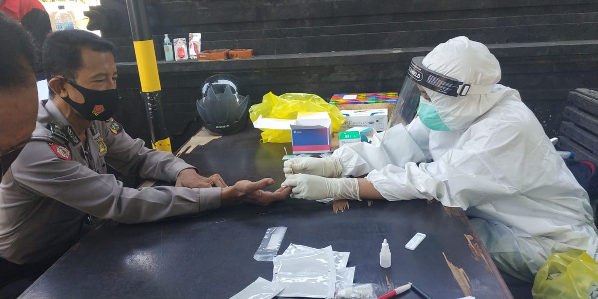 polsekkuta's tweet photo. Personil Polsek Kuta Polresta Denpasar Mengikuti Rapid Test bertempat di halaman Mapolsek, Sabtu (19/09/2020) pagi.
#divisihumaspolri #poldabali #polrestadenpasar #personil #rapidtest #protokolkesehatan #pakaimasker #bersamacegahcorona #BersatuLawanCovid19 #jagajarak #infobadung https://t.co/AmdJYk9hfA