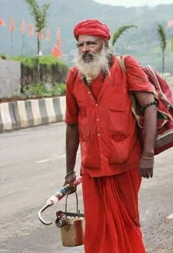 ये चेहरा कुछ पहचाना पहचाना लग रहा है 

ये इंसान देश का सब कुछ बेंच कर अब भेष बदलकर कहा जा रहा है 

 #SaveRailwaySaveNation

@HindiThenews <a href="/Nagrik18/">भारतीय नागरिक </a> @ARajesh_SP <a href="/sujitsingh__/">BJP KA VIRODHI #VSGT 🇮🇳 (parody)</a> <a href="/WasiuddinSiddi1/">Wasiuddin Siddiqui</a> <a href="/YunusSamajwadi/">Yunus Khan</a>