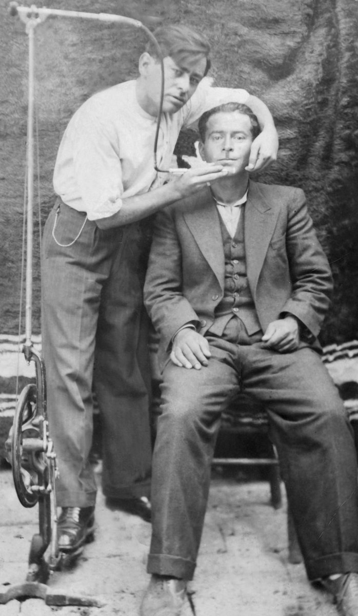 Üç yüze yakın Yeşilçam filminde rol alan ve bir o kadarının müziklerini yapan ünlü karakter oyuncusu Sami Hazinses’in Diyarbakır, Hançepekli, yani Gâvur Mahalleli bir Ermeni olduğunu #biliyormuydunuz?