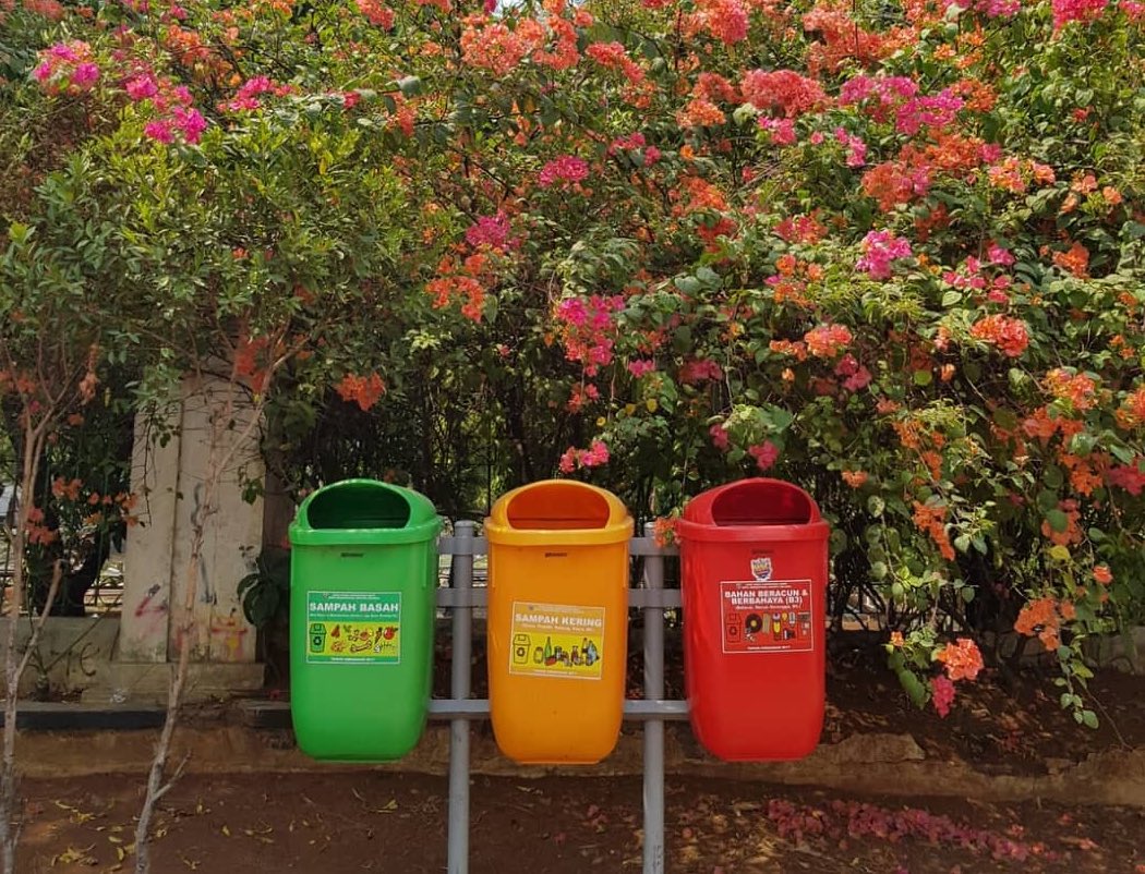 Today is #WorldCleanupDay!

Join global efforts to keep the environment clean by:
☆ Avoiding single-use plastics
☆ Recycling waste products
☆ Properly disposing waste
☆ Driving your car less
☆ Growing your food locally
☆ Reducing your carbon footprint
#ForPeopleForPlanet