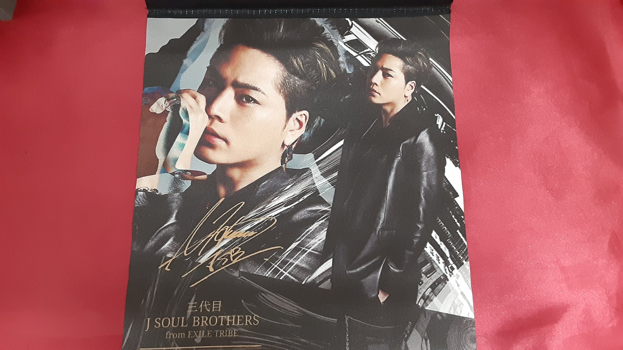 K Books 芸能館 入荷情報 三代目 J Soul Brothers 在庫の切らしていた ミニタペストリー 登坂広臣さん 再入荷致しました こちら一点限りですのでお早めに Kbooks 三代目jsoulbrothers 登坂広臣 秋に聴きたい三代目の曲 T