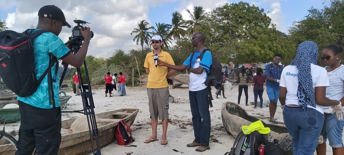 We have been busy cleaning 🧹 the beaches in Dar es Salaam from the very morning! Once again, we joined the "World Cleanup Day" in 🇹🇿

This year, thanks to #PolishAid, we are also cooperating with NGO <a href="/NipeFagio/">#ZeroWasteTanzania</a> in implementing a project related to recycling ♻️