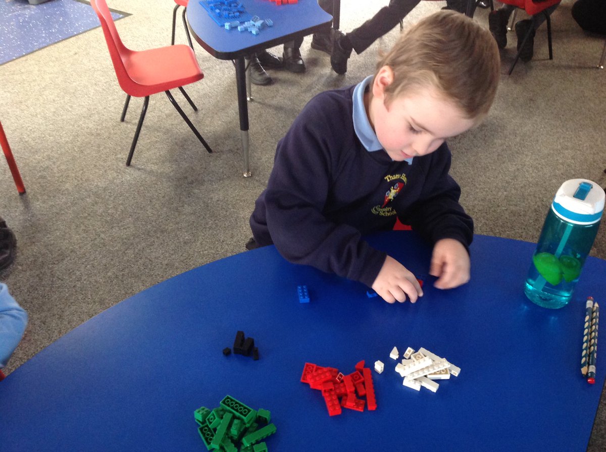 ThattoHeathPrim's tweet image. RT MrsRB_Thatto "We are very good at sorting objects according to their colour, shape and size. Some excellent reasoning and problem solving happening in 1RB. White Rose Maths#thatto_prim #1RB https://t.co/GcImCukW38"