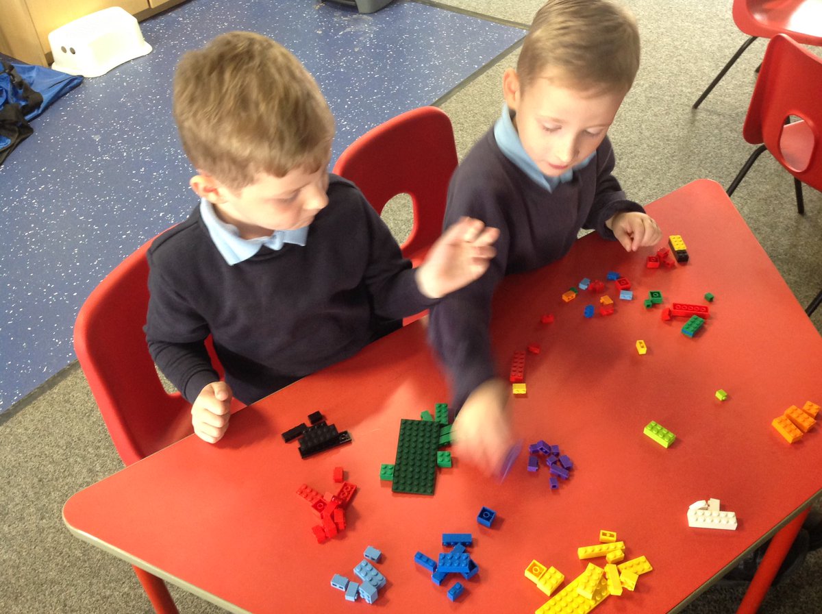 ThattoHeathPrim's tweet image. RT MrsRB_Thatto "We are very good at sorting objects according to their colour, shape and size. Some excellent reasoning and problem solving happening in 1RB. White Rose Maths#thatto_prim #1RB https://t.co/GcImCukW38"