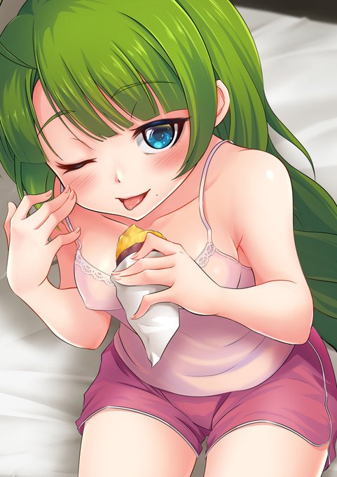 焼き芋を食べる夕雲 #艦隊これくしょん #艦これ #夕雲 https://t.co/P6R64t5jqg 