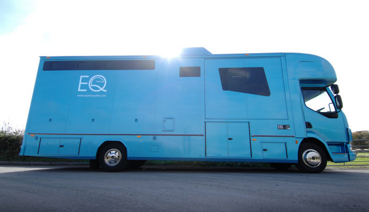 HorseTango's tweet photo. 5 horseboxes for sale with living areas to make staying away a dream #equestrian https://t.co/yrCuuBYqk1 https://t.co/IpH7alYI7P