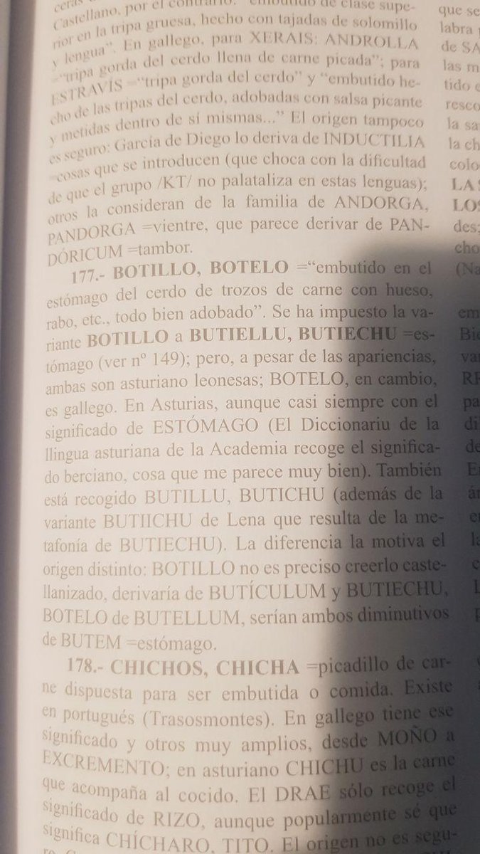 ricardochao's tweet photo. Dedicado a los bercianos que tanto se escandalizaron por una palabra tan suya como butiellu... #botillo #butiellu #botelo https://t.co/9zEv4FTrQv