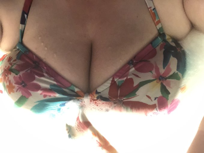 Hot tub fun 😘 https://t.co/yYdMIKPlTl<a href="/tag/bbw"class="tags"><span>#bbw</span></a><a href="/tag/plumper"class="tags"><span>#plumper</span></a><a href="/tag/chubby"class="tags"><span>#chubby</span></a><a href="/tag/xlgirls"class="tags"><span>#xlgirls</span></a><a href="/tag/bbwporn"class="tags"><span>#bbwporn</span></a>