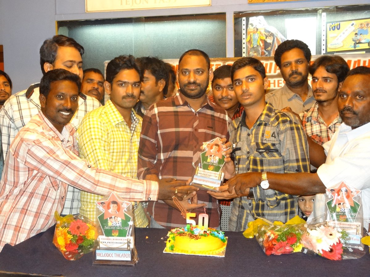 onlymoviesnews's tweet image. Wishing Srikanth Addala garu A Very Happy Birthday 💐

#HBDSrikanthAddala