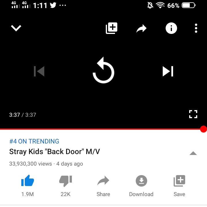 2:07 PM KST— 33,930,300 views @Stray_Kids  #StrayKids  #스트레이키즈