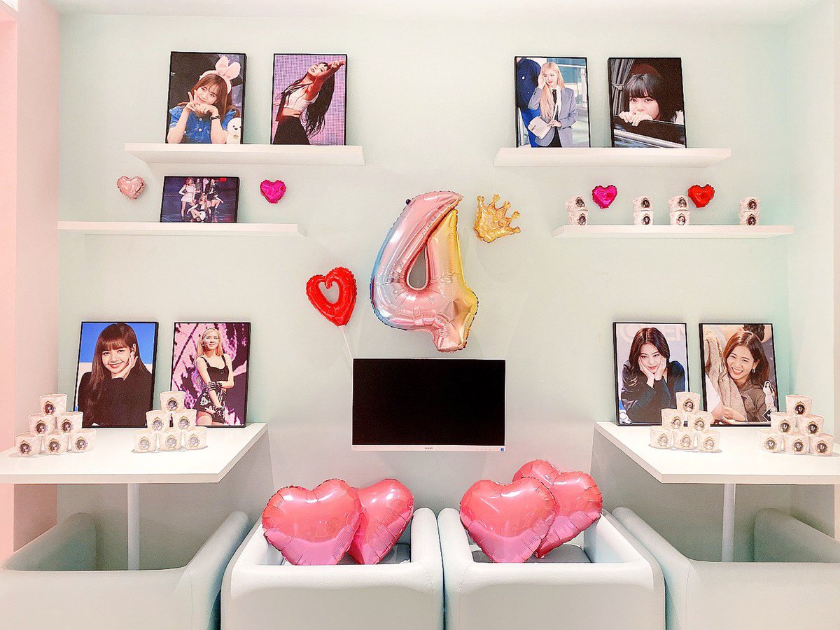 🧡BLACKPINK4周年記念🧡
本日〜BLACKPINK4周年記念カップホルダー配布イベント開催中です🎶

セットでご購入の方には各日先着にてスペシャル特典付いてきます⭐️

【店舗受領事前予約】
9/18(金)〜9/20(日)各日限定
20個なくなり次第終了です。
ご予約はこちらから
⬇️
oshinimuchu.com