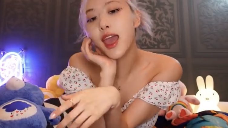 picturesrosie's tweet photo. https://t.co/8e5ENgWEW1