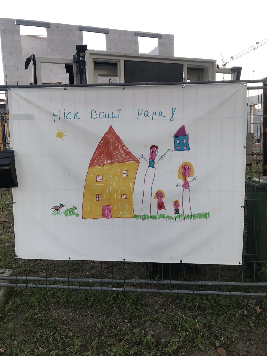 Gespot tijdens m’n hardlooprondje: het leukste bouwbord ooit. #zelfbouw