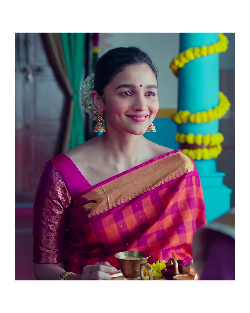 harshikaa08's tweet photo. South Indian  look ❤
@aliaa08 @ayushmannk https://t.co/ZWiaohPnIx