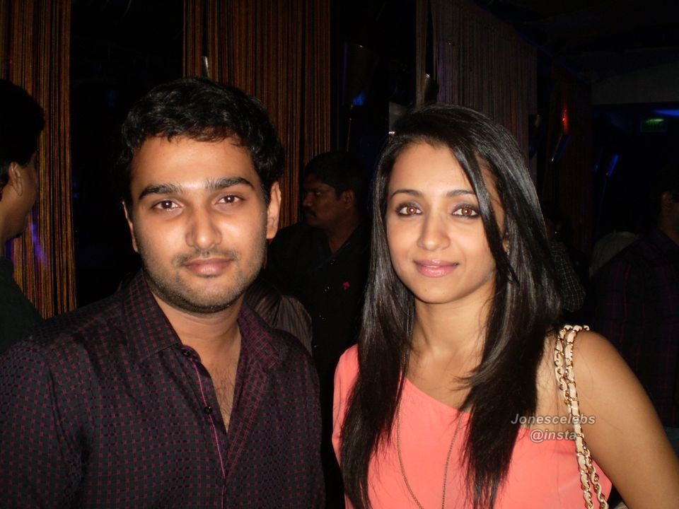 EiQuYaEU8AAV-xz?format=jpg&name=medium