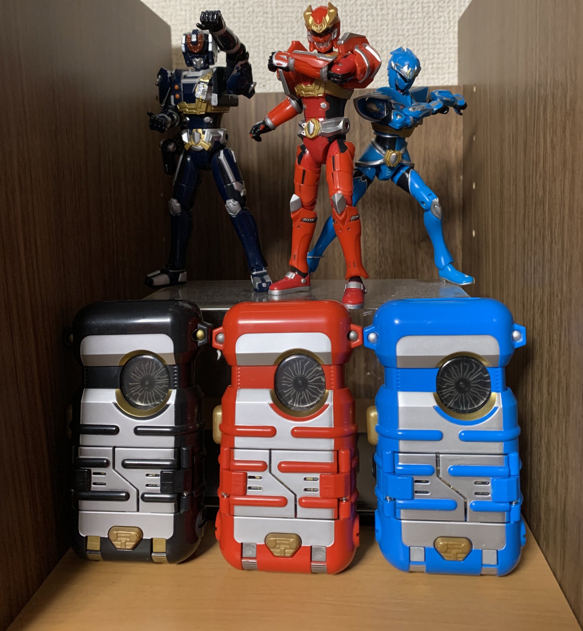 売り出し特価 幻星神ジャスティーライザーソフビセットです
