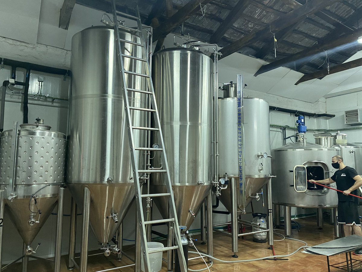 Esta semana en <a href="/CervezasLlanura/">Cervezas Llanura</a> de #laroda directamente a tu casa lista para enfriar y disfrutar. Gracias a Jesus, Fran y Chema por enseñarme a degustar una exquisita cerveza artesana. En La Roda tenemos muchas cosas y os garantizo #siPruebasLaRodaRepites #AgropopularTemporal