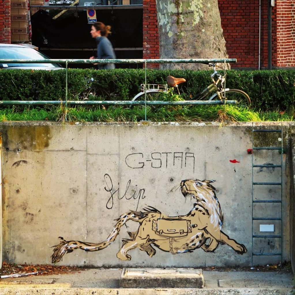 F_erre's tweet image. #Ghent update : another one of the new #lefousansclou #pasteupart.
.
#gent #streetart #urbanart #graffitiart #streetartbelgium #graffitibelgium #visitgent #streetartlovers #graffitiart_daily #streetarteverywhere #ilovestreetart #igersstreetart #gentje #i… instagr.am/p/CFTw2pblhGn/