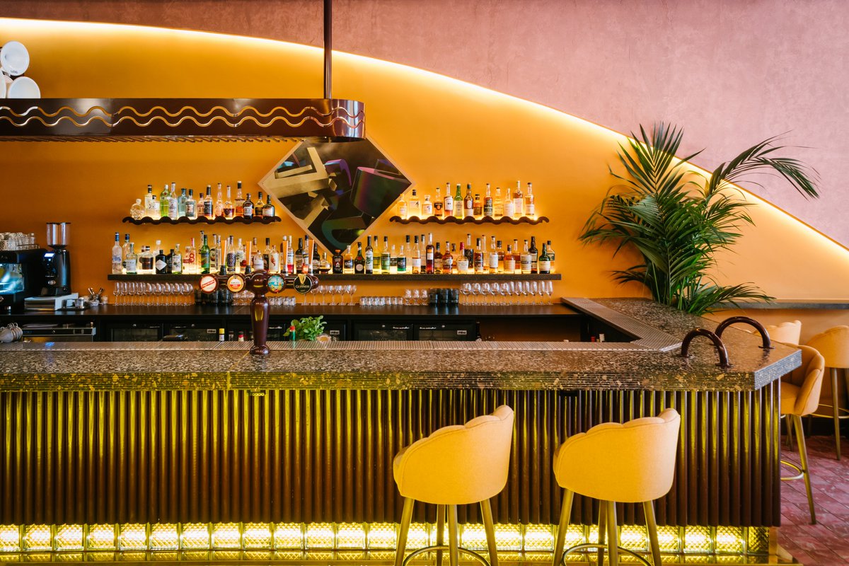 Open until 1am 🌕

#edinburgh #cocktailbar #barlife