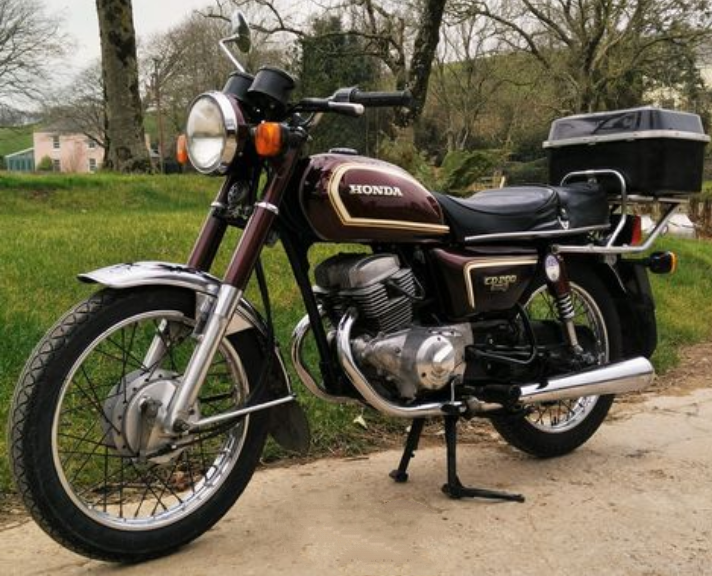 sudipkhila's tweet photo. One such #LightWeight #RoadMaster is in high demand.
#YouthDesire
@honda2wheelerin
@hondaindia
#Honda2wheelers #CD200 https://t.co/plc5Xen6lG