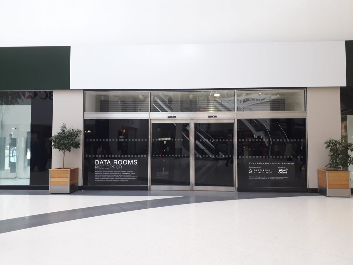CastlefieldGall's tweet photo. Castlefield Gallery Associate @NicolePrior_ has created a new work to occupy the windows of New Art Spaces Wigan as part of @FireWithinWigan! 

🏢 11 Standishgate, Wigan, WN1 1UE
📅 Mon - Sun | Until 8 November
⏰ 11am - 5:30pm

Learn more on: https://t.co/NPb91DbdPD https://t.co/0DRYGghOt1