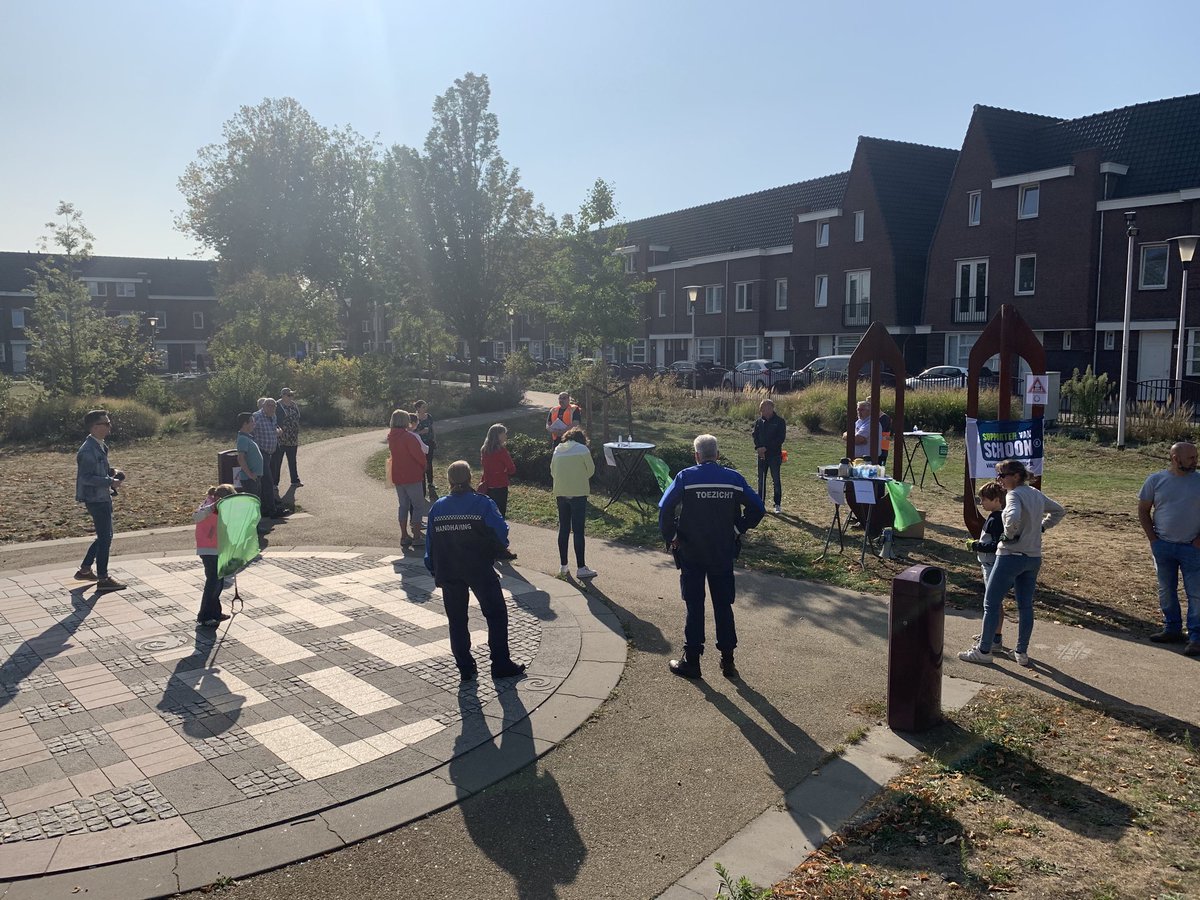 Aftrap “wij grijpen in”. Met veel vrijwilligers en enkele professionals de binnenstad vrij maken van zwerfvuil.
