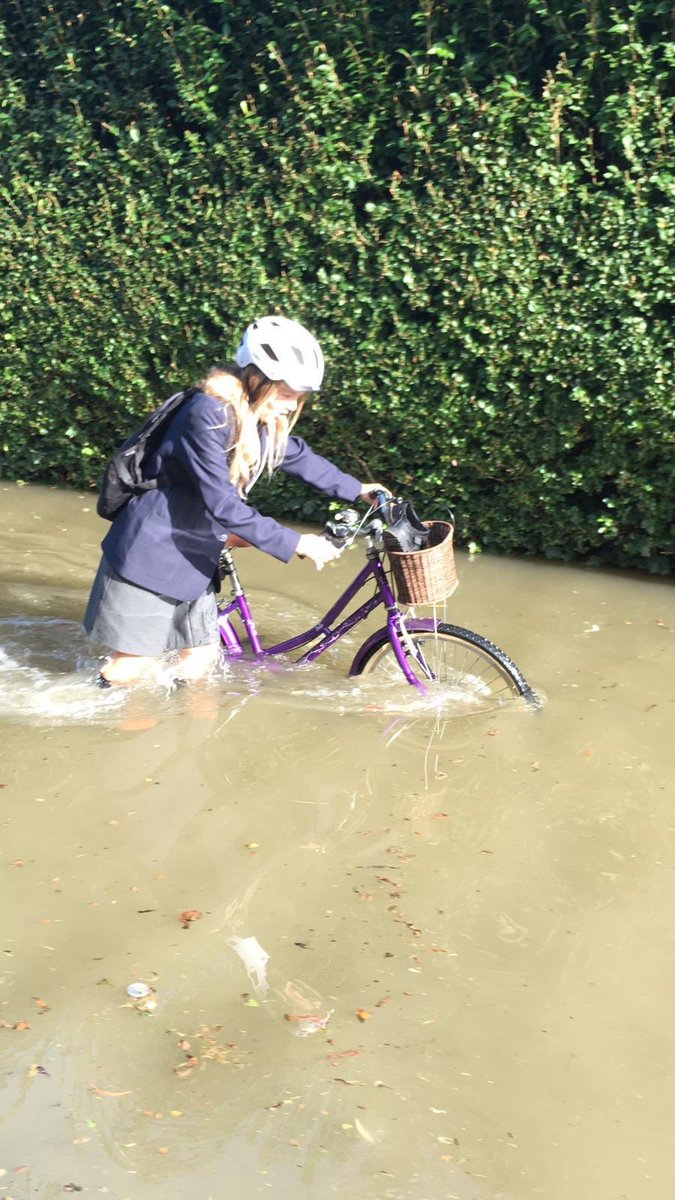 vohochic's tweet photo. Braving the tides to cycle home from school without the use of #HammersmithBridge. @BorisJohnson @grantshapps @CharlotteV our children are in danger and we hold you responsible. @StephenCowan @LBHF @SadiqKhan @TfL @Keir_Starmer what are you waiting for? https://t.co/7QaANqZ4bB
