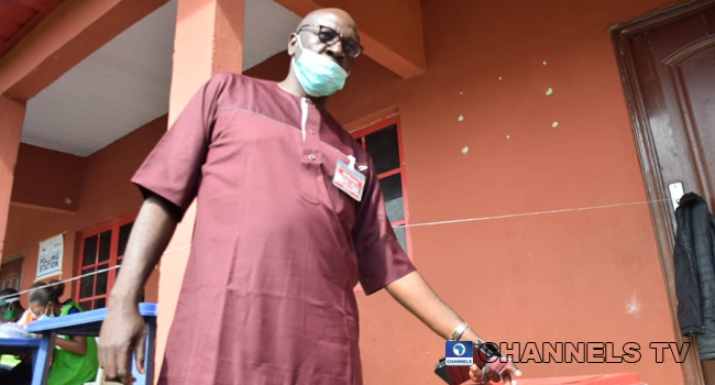 channelstv's tweet photo. APC candidate Osagie Ize-Iyamu has cast his vote in Iguododo ward five, unit 26, Orhiomwon local govt.

#EdoDecides2020 
#EdoDecides 
#CTVLiveTweets https://t.co/QZlZM1x84U