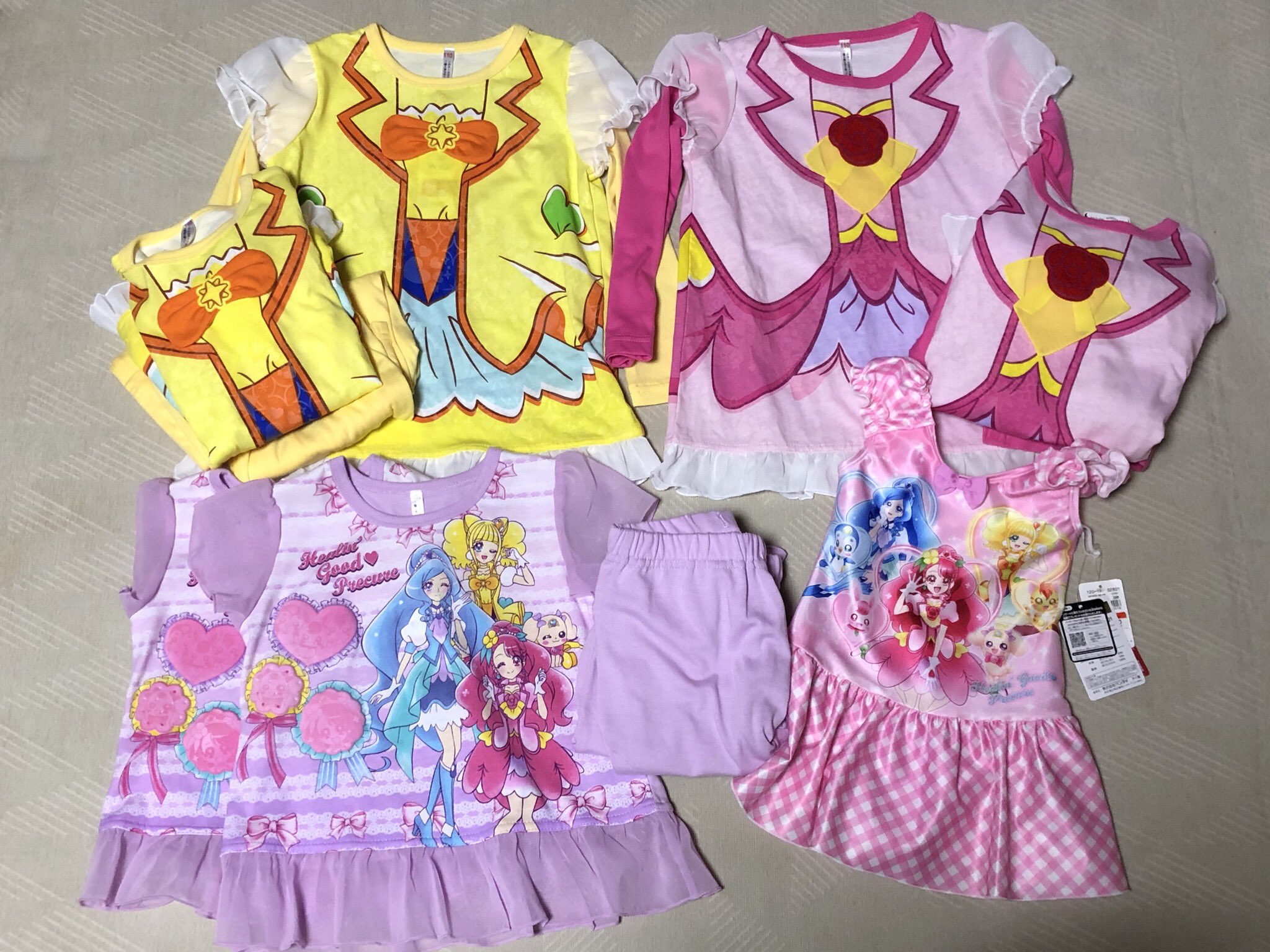 恋 もう一軒 最寄りは値札変えてたからかキャラものも大判も全然ない ベビーミッキーのガーゼケットくらいだけど499 このタオルケットの素材 下にひいたらずれなそうでいい 199円 枕カバー99円 プーさんもあった 冷感枕は2歳用で小さめだったから