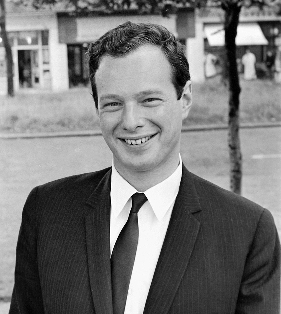 Dispelling the myth about Brian Epstein's Business Dealings – Dispelling one of the greatest myths about Brian Epstein #brianepstein beatlesbookstore.com/dispelling-the…