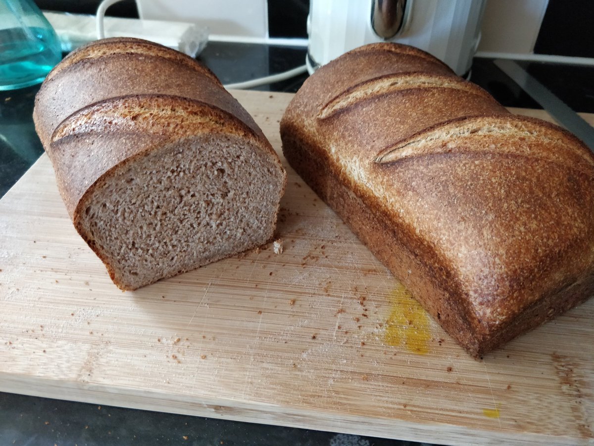 Netherking9's tweet image. With the previous tweet in mind. 
I tried sourdough sandwich loaves for lunches during the week and a normal sourdough cob but big enough I could try and get arty with it! First time for both of these definitely room for improvement!