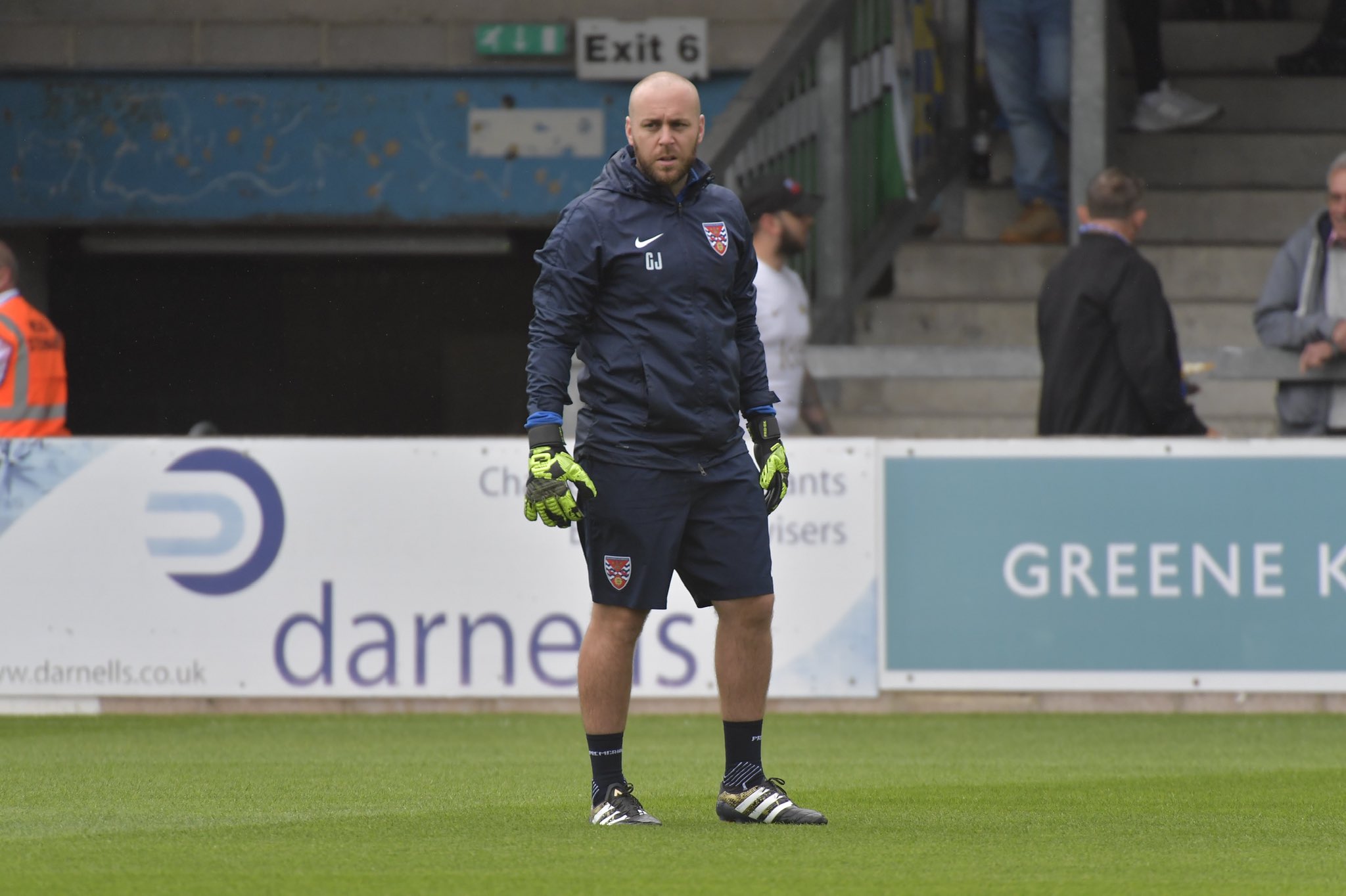  Happy Birthday to our Goalkeeping Coach, Glen Johnson! 

Have a great day,  