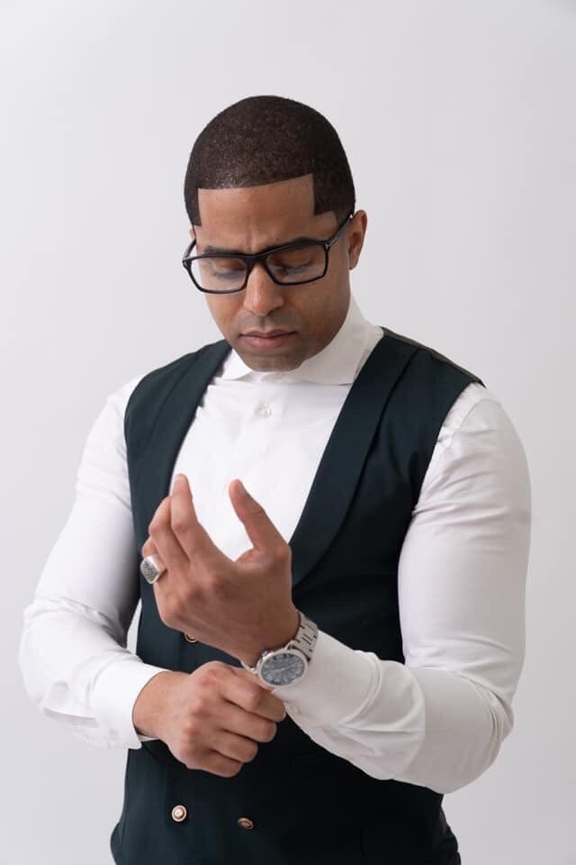 Christianhub_T's tweet photo. Drip 💧 
A man of God can also be good looking 😁
#christianhub #propheticword #prayer
Prophet Jonathan ferguson @jonathanferguson https://t.co/Askvc17ZJk