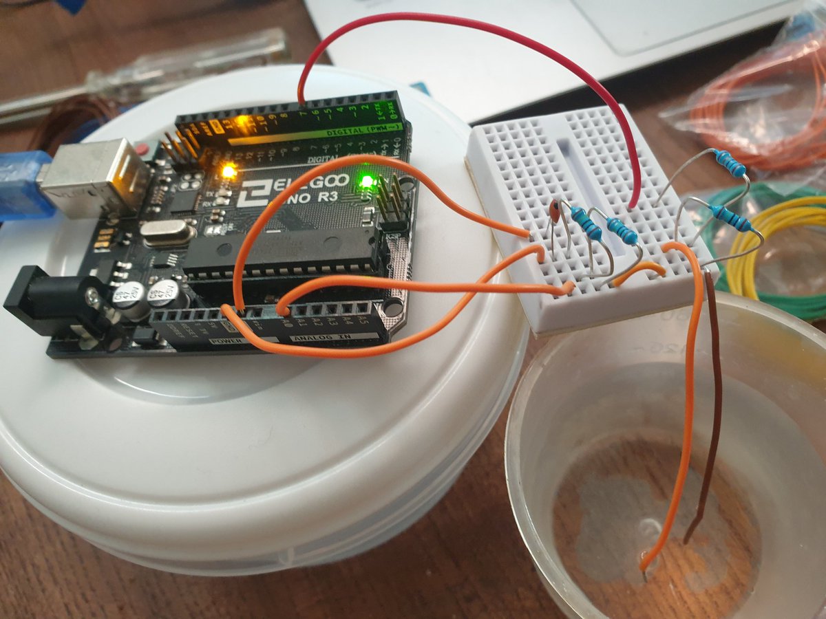 SteveioC's tweet photo. Creating a water level sensor from 2 wires and a series voltage divider / half wheatsone bridge.

#sensors #arduino #water #level #voltagedivider #circuits #electronics #learning https://t.co/pXyUlyMl3F