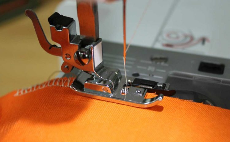 EmmaEliza10's tweet image. Subtleties of #choosing an industrial #overcasting machine. Before approaching the choice of a brand and a specific #overlock model, it is necessary to determine the class of the overcasting #machine. 
bit.ly/2RFzVaN