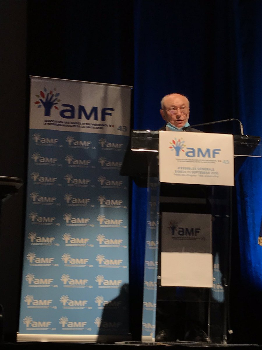 DSDEN_43's tweet photo. #Hauteloire Assemblée générale des maires #AMF43 le président Jean Proriol ouvre la séance. Merci à l’ensemble des maires de Haute-Loire un partenariat au quotidien avec #EducationNationale pour que les écoles fonctionnent bien https://t.co/Eof9sXzd3u