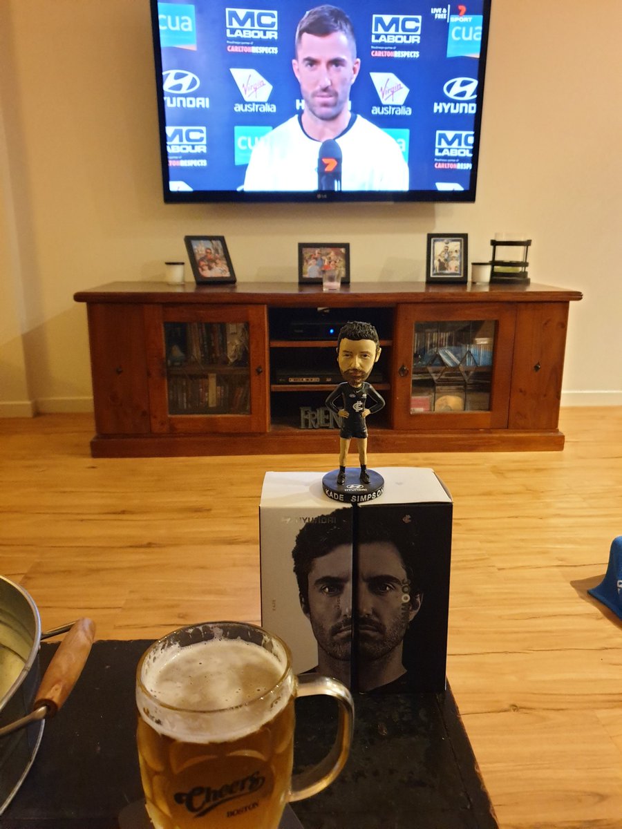michaelmoloney8's tweet photo. Raising a glass to an all time @CarltonFC Legend.
Thanks Simmo for Heart and Soul in all of your 342 games. Cheers. #thankssimmo #AFLLionsBlues https://t.co/XenHxWkqng