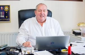 *تزامنا مع معارضة دول أوروبية لعقوبات حظر 
مبيعات الأسلحة الأمريكية المرتقبة غدا لـ #إيران* 

إرهابي...