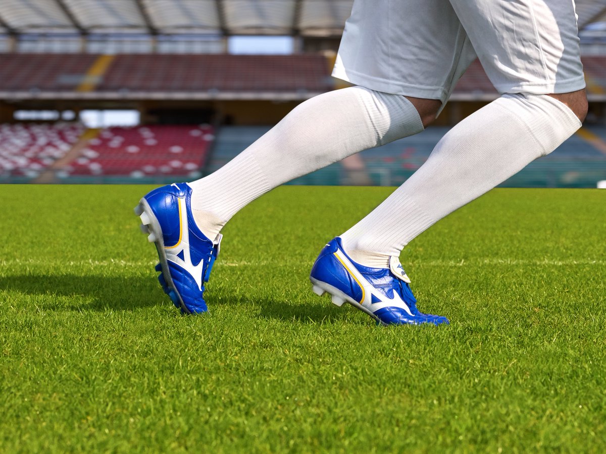Confort+Diseño+Performance 🔥
1️⃣ La Wave Cup Legend te ofrece lo último en tecnología y un proceso de ahormado de 24 horas que garantiza un ajuste perfecto
2️⃣ La Rebula Cup Elite es una bota premium que proporciona un inmejorable confort y tacto con el balón
#Mizuno #Football https://t.co/Tf5sJJEKgl