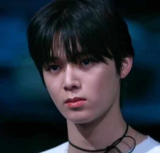 _martheena__'s tweet photo. FIGHTING, K! 💜😘
#Mnet #엠넷 #ILAND #I_LAND #아이랜드 #K #케이 #ケイ #FightForK #Run_For_Your_Dream https://t.co/6IuNjGfjqI