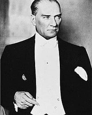 KongedS's tweet photo. Başta Cumhuriyetimizin kurucusu Gazi Mustafa Kemal ATATÜRK ve silah arkadaşları olmak üzere, vatanın ve istikbalin cesaret timsali gazilerimizin Gaziler Gününü kutluyorum.
Muhammed Çevik - KONGED Yönetim Kurulu Başkanı #Bendevarım ,@KONGEDorg https://t.co/njh2gA40W4