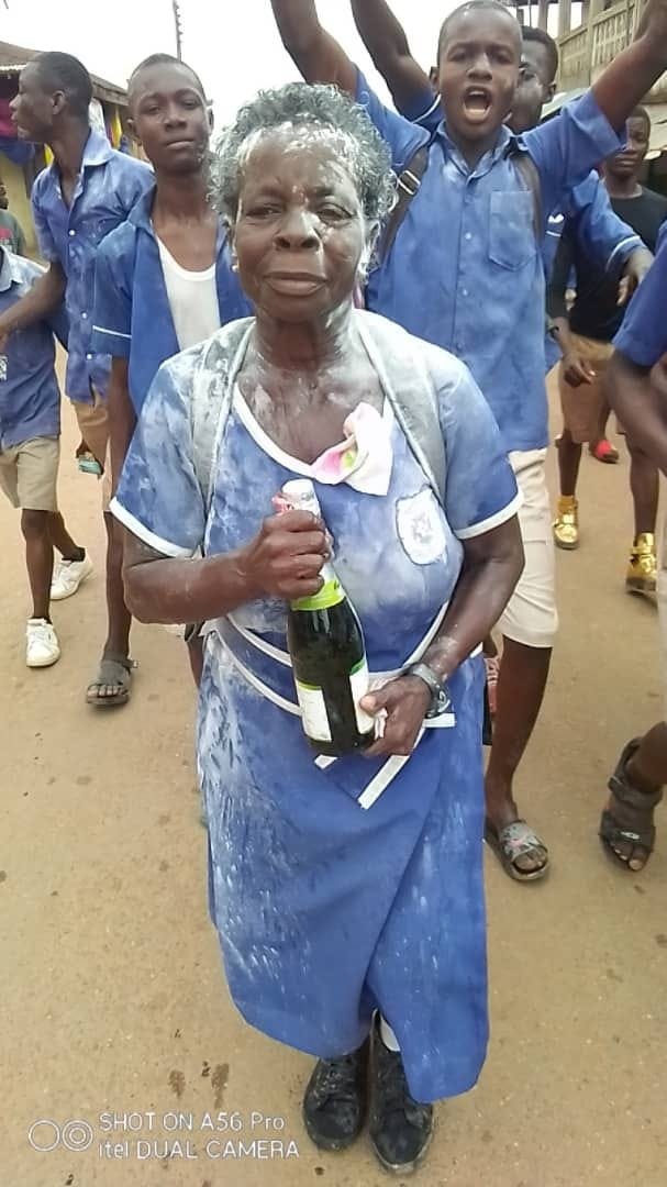 LuvFM995's tweet image. 57-year-old mum-of-four completes BECE; sets eyes on Free SHS.

#LuvUpdate