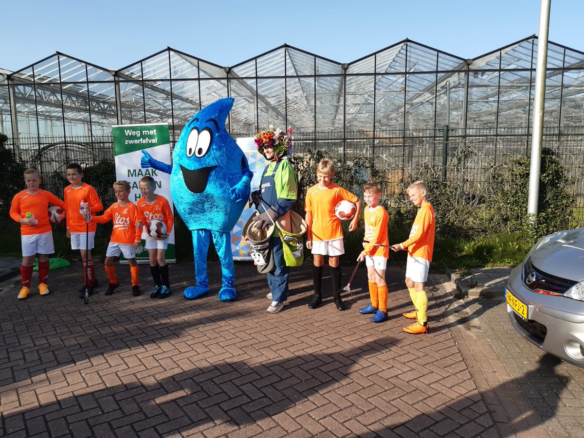 Mooie aftrap van de #WorldCleanupDay2020 bij <a href="/VVS46/">VVS'46</a> . Samen met 3 wethouders van <a href="/koggenland/">Gemeente Koggenland</a> <a href="/gem_opmeer/">gemeente Opmeer</a> <a href="/GemMedemblik/">Gemeente Medemblik</a> werd het startsein gegeven. <a href="/jogg/">jostolaza</a> Medemblik ook present. #zwerfafvalnietnormaal