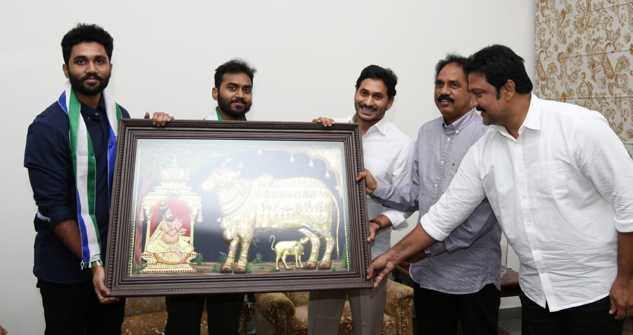 Vasupalli Saket and Vasupalli Surya, sons of MLA Ganesh, who joined the YSR  Congress party in the presence of CM YS Jagan. – Tanvi Techs