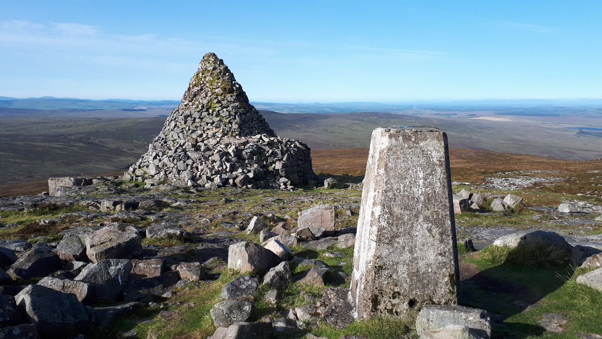 JamesFStone's tweet photo. Morning sun and ancient cairns - Cairn Table, Southern Uplands today @StormHour @walkhighlands #marilyns #marilynbagging https://t.co/8SyJv30Kad
