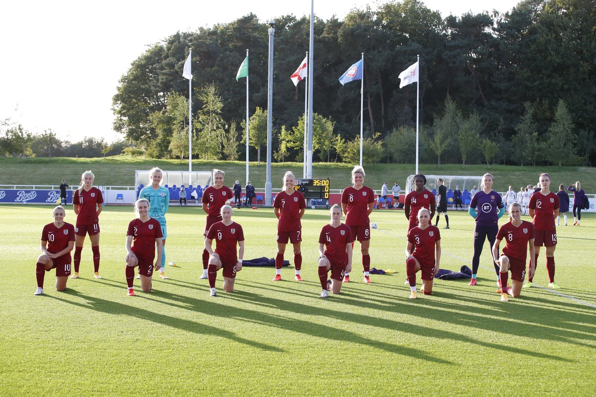 Lionesses's tweet photo. 🔴🔴🔴🔴
#TeamAway https://t.co/Wv8zYY6j8l
