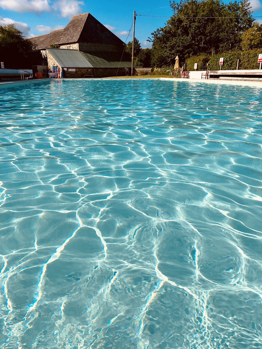 chagfordpool's tweet photo. Two days left.... not half bad weather...... it’s not too late to book a last swim. Let’s hope we’re back to normal next year🤞#swimoutdoors #outdoorswimmingsociety #lidolovers #visitdevon #dartmoorswming https://t.co/4tfnouGgZp
