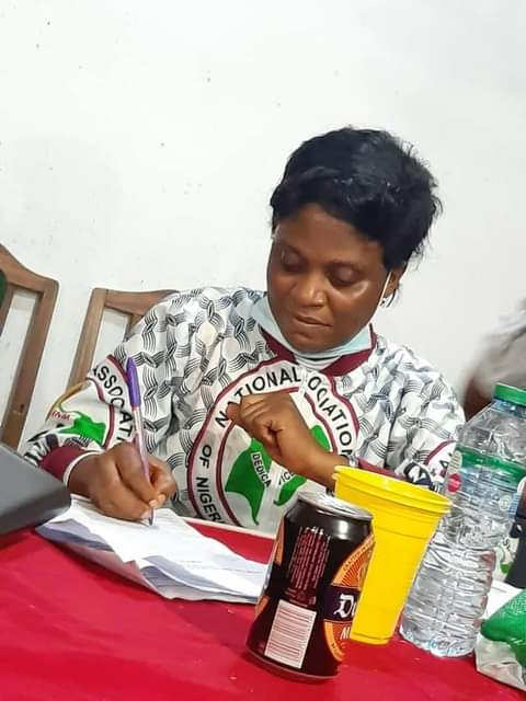 NsgAmbassadors's tweet photo. NURSING AMBASSADORS OF NIGERIA CONGRATULATES THE NEWLY ELECTED OFFICERS OF NATIONAL ASSOCIATION OF NIGERIA NURSES AND MIDWIVES (NANNM), AKWA IBOM STATE COUNCIL.

Comrade Nrs. Amb. ImoAbasi Moses, State Chairman

Comrade Nrs. Amb. Emem David, State Treasurer https://t.co/fMbaQFxVwt